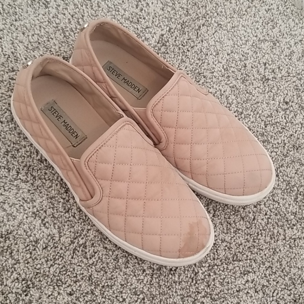 Steve Madden slip ons